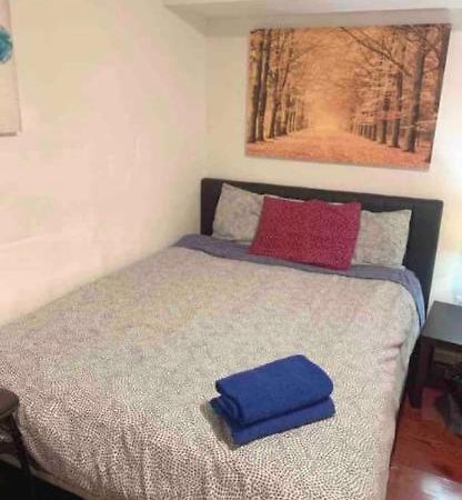 Cozy Rowhouse Next Jhh Apartment Балтимор Екстериор снимка