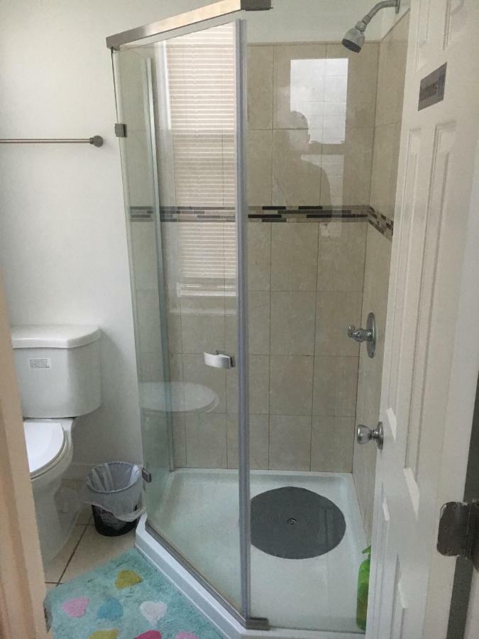 Cozy Rowhouse Next Jhh Apartment Балтимор Екстериор снимка